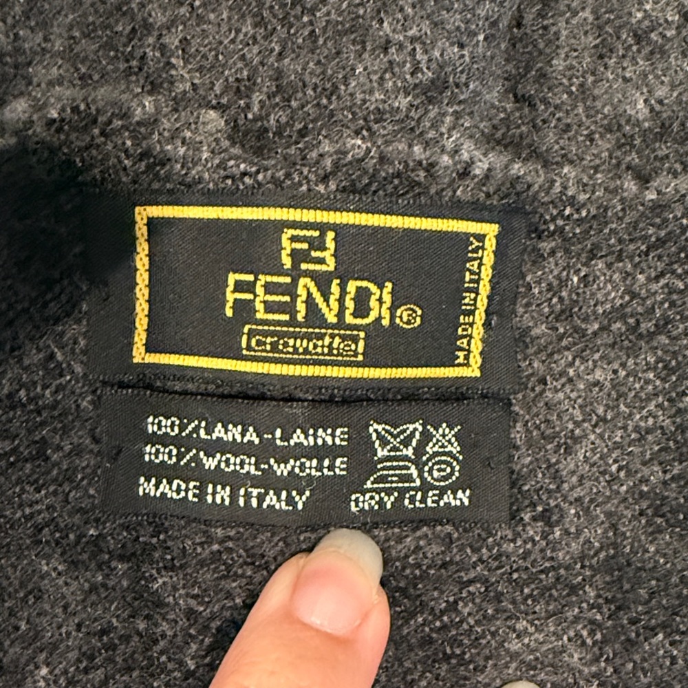 Fendi Charcoal Gray Wool Scarf with Branded Tag - Picture 2 of 5